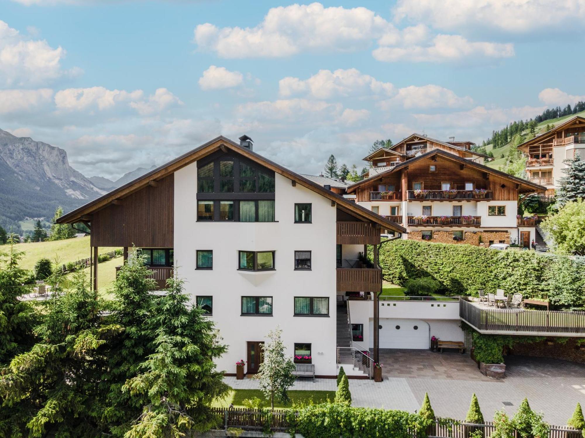 Apartment Ciasa Laoi San Cassiano  Exterior foto